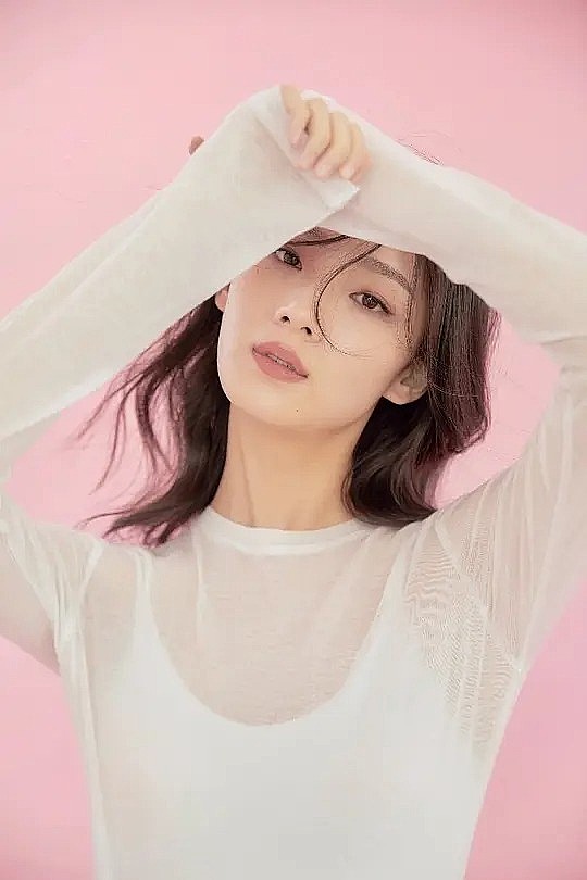 王雨晗 Wang Yuhan照片