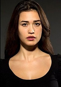 埃杰姆·厄兹卡亚 Ecem Özkaya照片