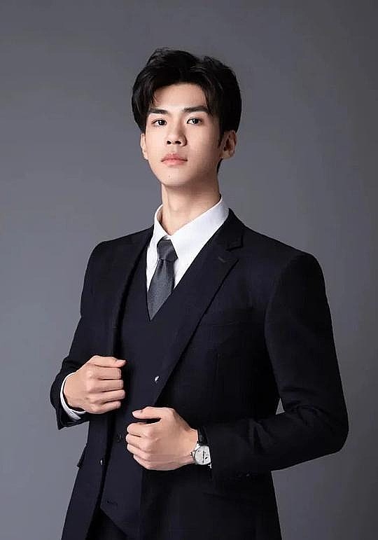 李晋晔 Jinye Li照片