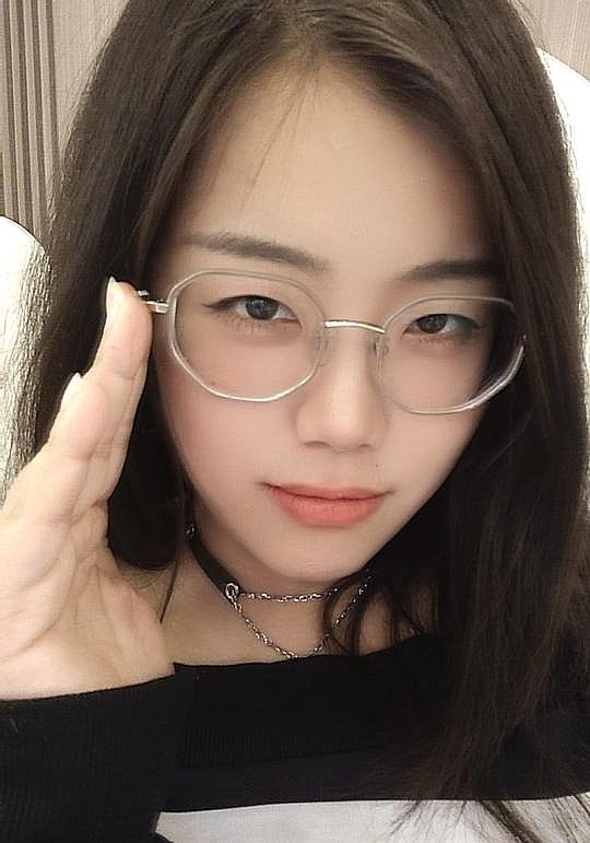 周一晴 Zhou Yiqing照片
