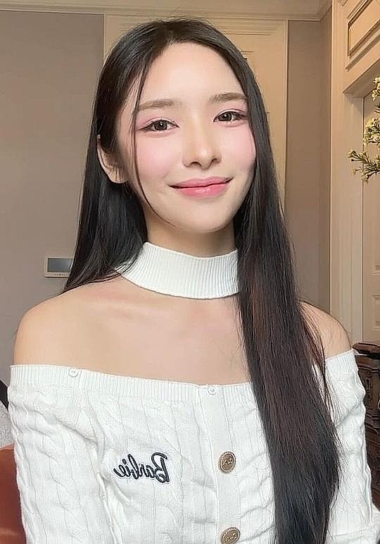 甘莫拉·笙萨形 Kamollak Sangsubsin照片