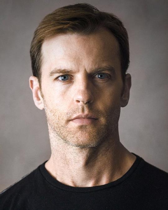 特雷弗·圣约翰 Trevor St. John照片