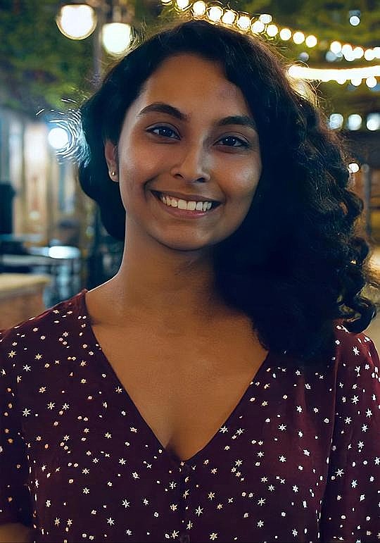 安贾丽·库娜帕内妮 Anjali Kunapaneni照片