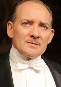 扎克·格雷尼尔 Zach Grenier照片