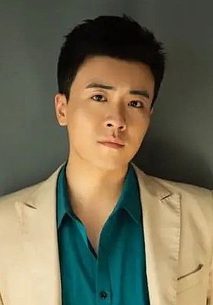 闫范宇 Fanyu Yan照片