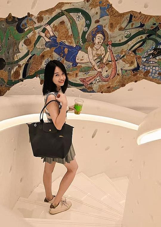 徐艺 Yi Xu照片