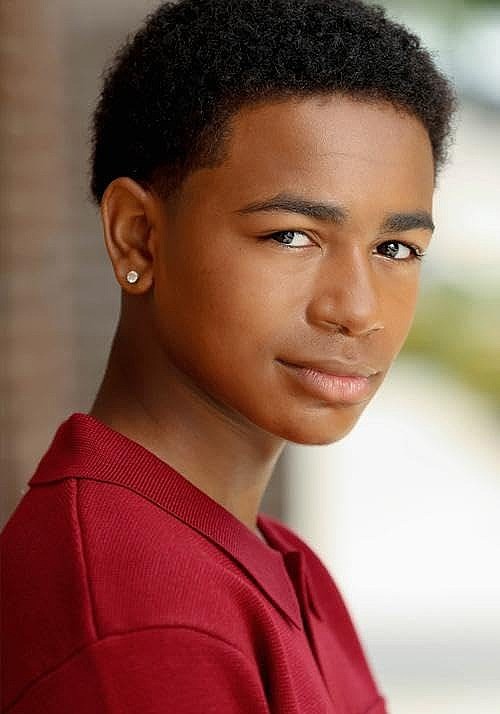 布莱克·卡梅伦·詹姆斯 Blake Cameron James照片