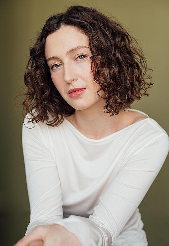 伊丽莎白·亚当斯 Elizabeth Adams照片