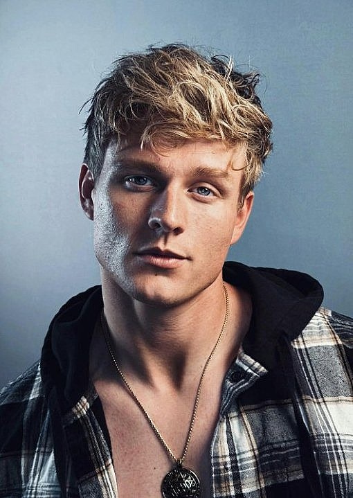 布兰登·泰勒·摩尔 Brandon Tyler Moore照片