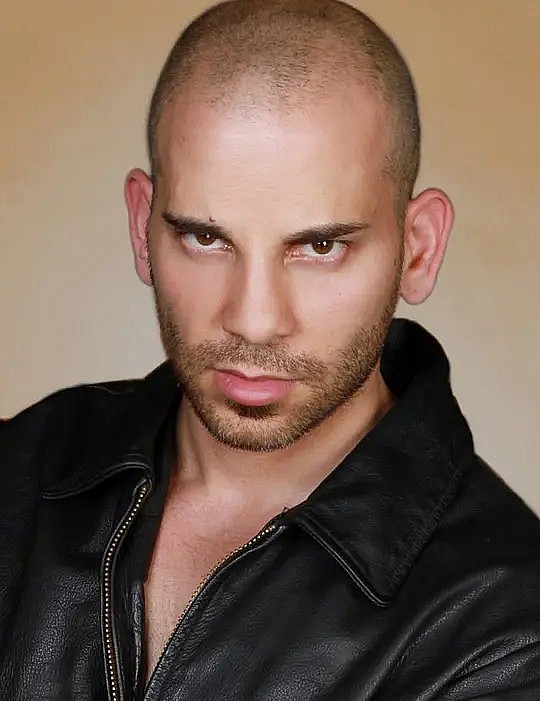 Mark LeBnani照片
