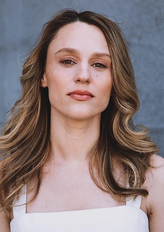 凯特琳·麦克纳尼 Caitlin McNerney照片