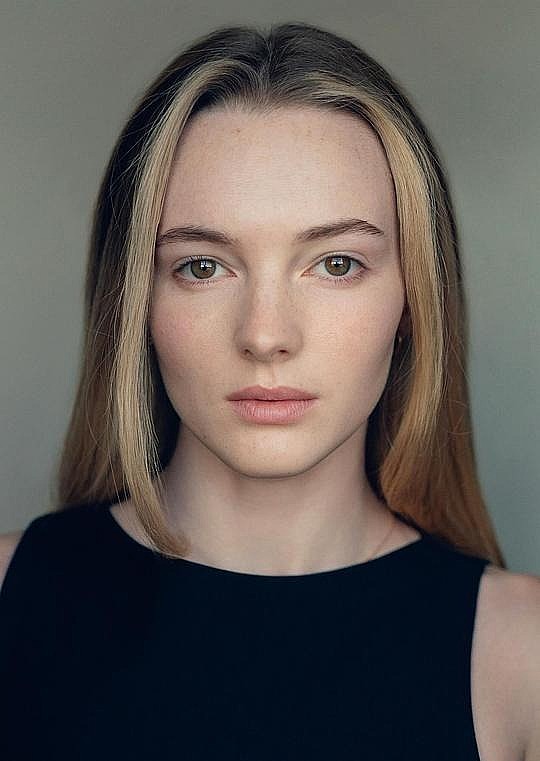 阿兰娜·布卢尔 Alanah Bloor照片