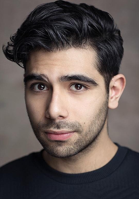Ali Ariaie照片