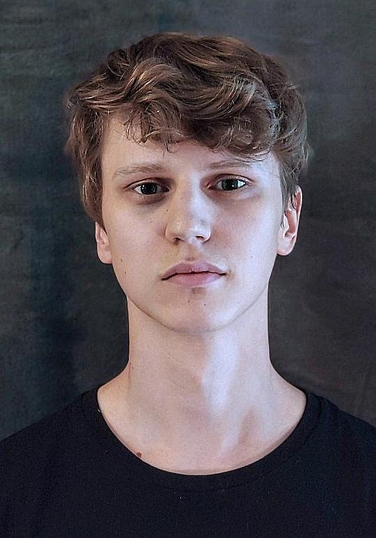 埃里克·恩格 Erik Enge照片