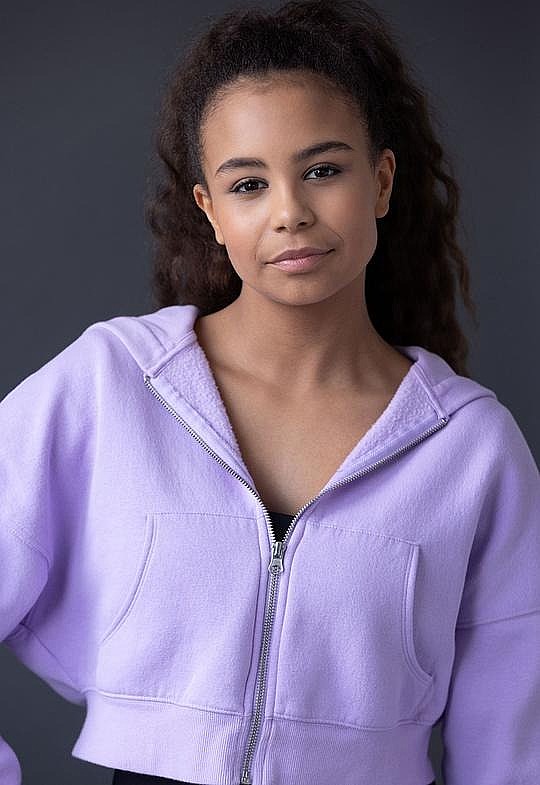 哈勒·劳里德森 Halle Lauridsen照片