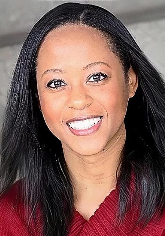 丹妮·钱伯斯 Dani Chambers照片
