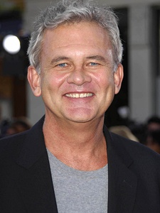 霍尔姆斯·奥斯本 Holmes Osborne照片