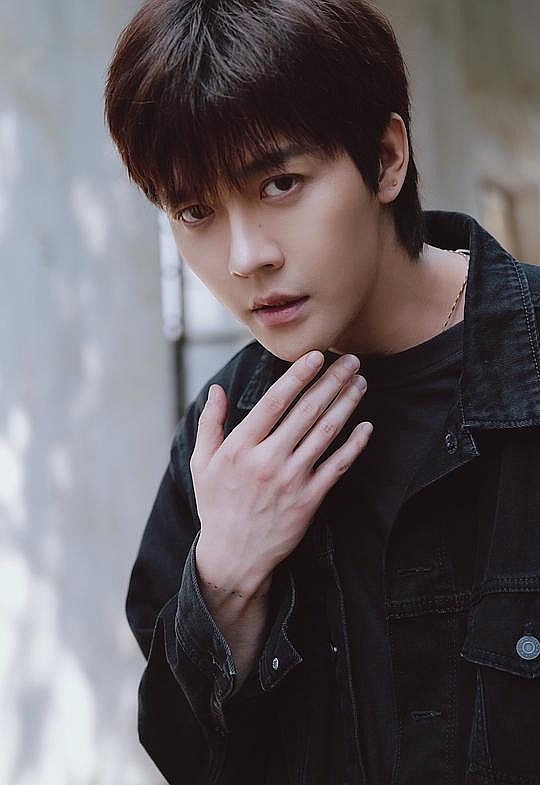 齐晨君 Chenjun Qi照片