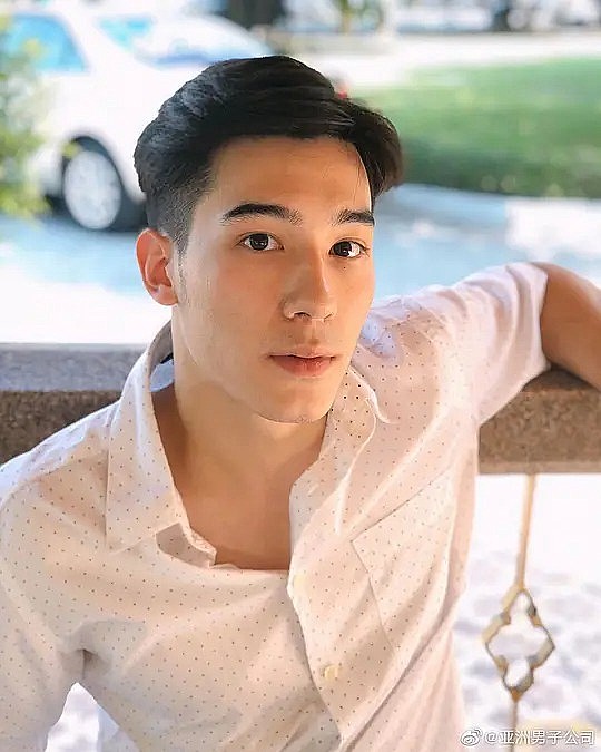艾莱克斯·桑德尔·杜·马诺洛 Alexxander Ty Manoiu照片