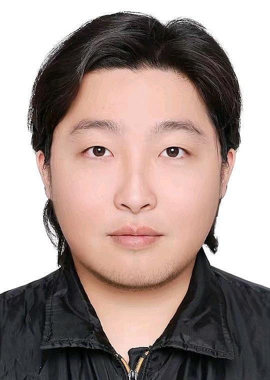 万润泽 Runze Wan照片