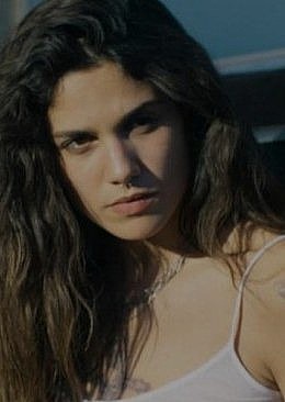 内玛·罗迪克 Naïma Rodric照片