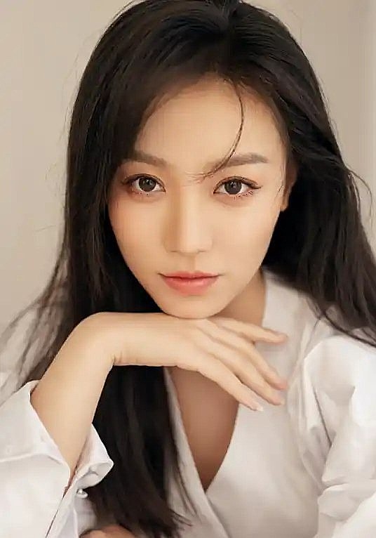 禹荷 Yuhe Li照片