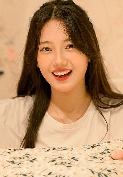 诗越越 Yueyue Shi照片