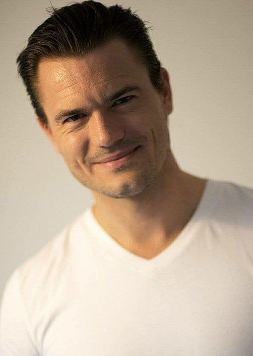 麦德斯·柯斯加德 Mads Korsgaard照片