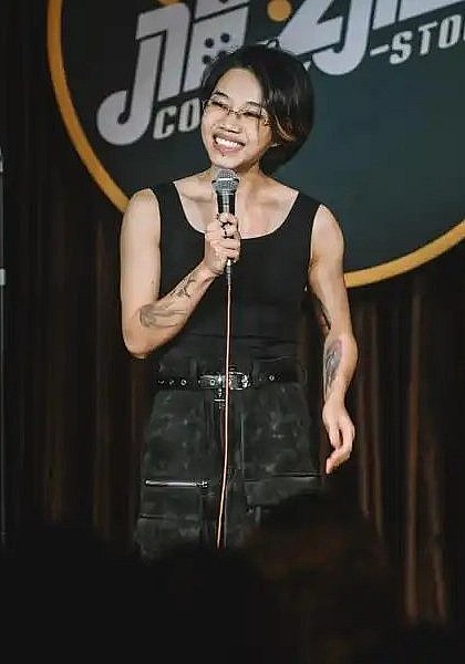 李酌妍照片