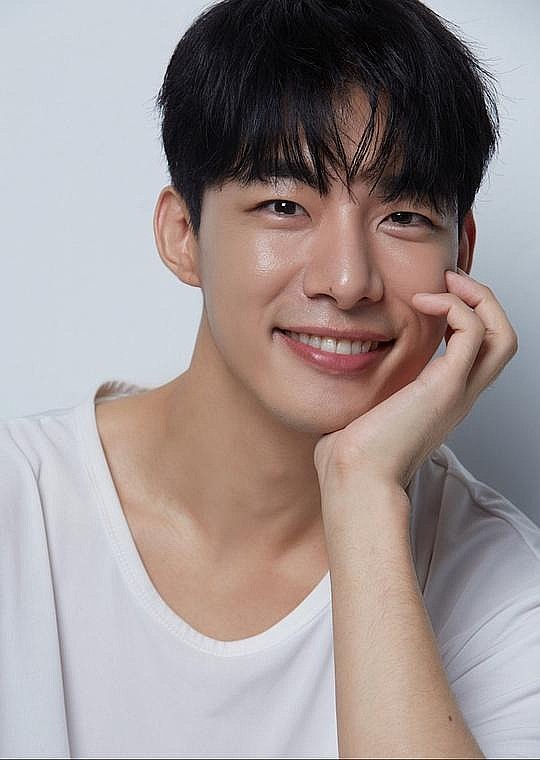 郑利宇 Jeong Ri U照片