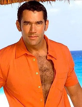 Eduardo Santamarina照片