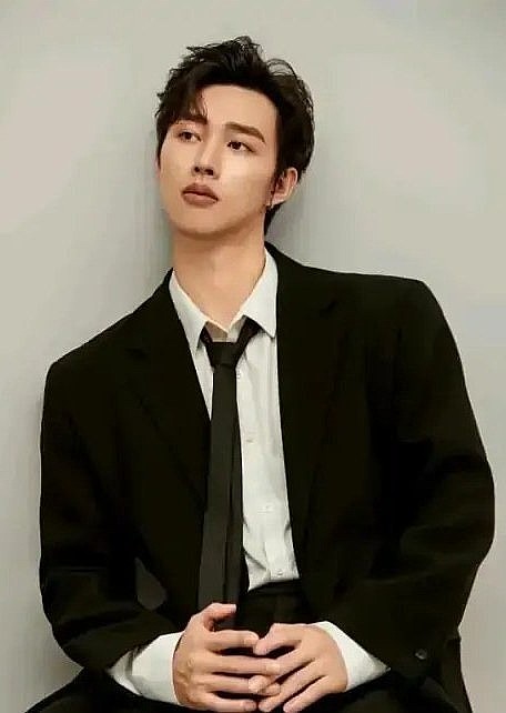 闵杰 Min Jie照片