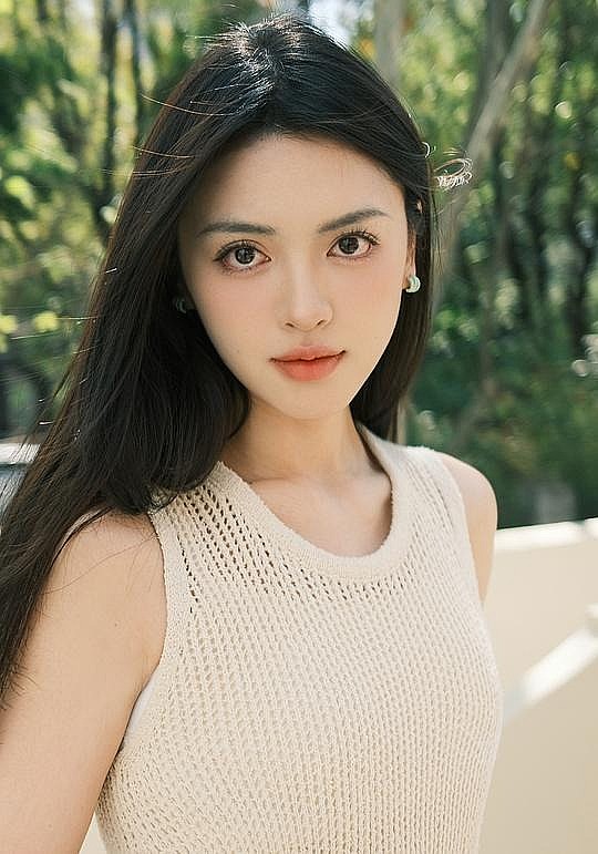 胡艺严 Yihan Hu照片