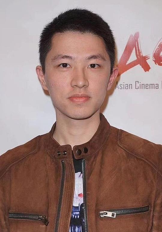 李然照片