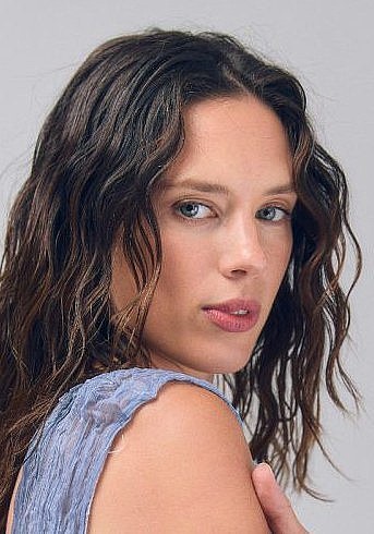 德尔菲娜·查维斯 Delfina Chaves照片