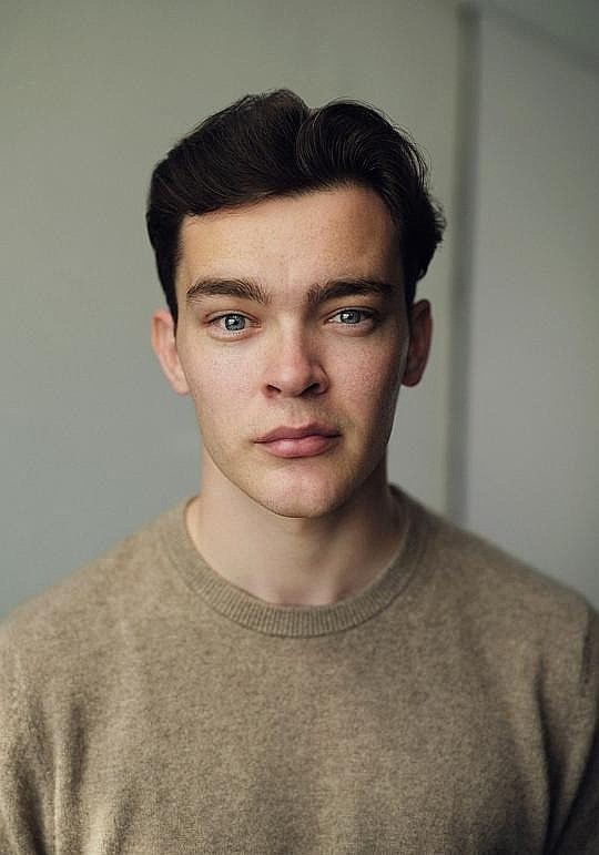 阿什·马修斯 Ash Matthews照片