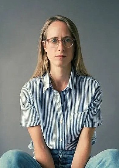克莱尔·奥克利 Claire Oakley照片