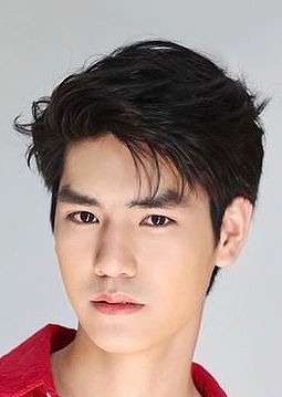 瀛·谭奈特·佤纳缇塔鹏 Win Thanat Wanattapong照片