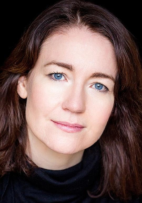 卡罗琳·法贝尔 Caroline Faber照片
