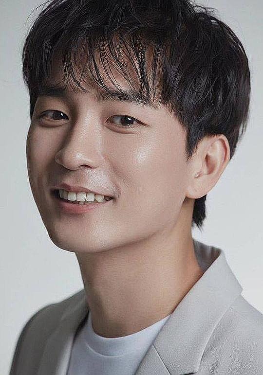 李泰英 Lee Tae-young照片