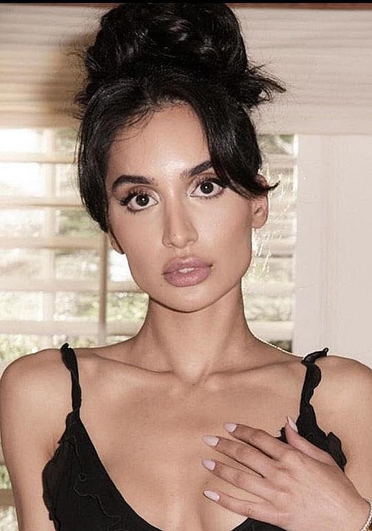 普里亚·贾恩 Priya Jain照片