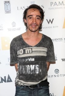 罗伯特·索萨 Roberto Sosa照片