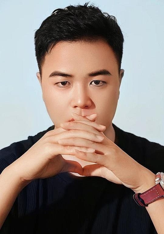 徐鹤照片