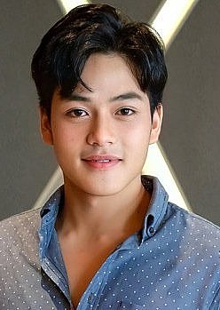 维察亚蓬·亚姆萨德 Witchayaphong Iamsaard照片