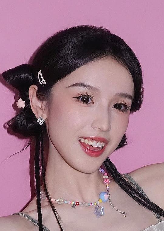张雅琪 Yaqi Zhang照片