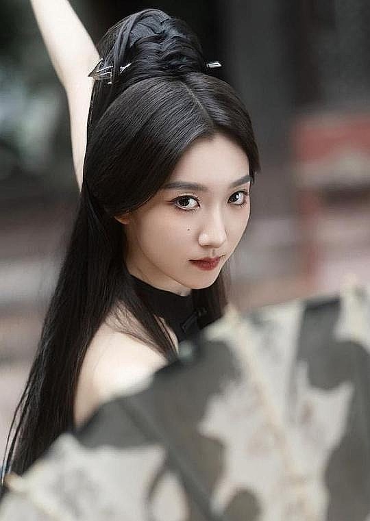 李诺菲 Nuofei Li照片