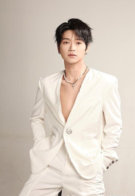 张渊元 Yuanyuan Zhang照片
