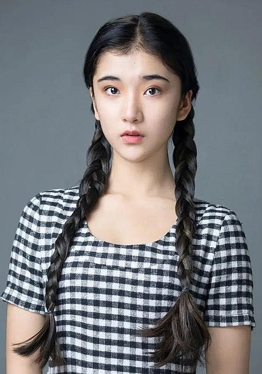 阚琳娜照片