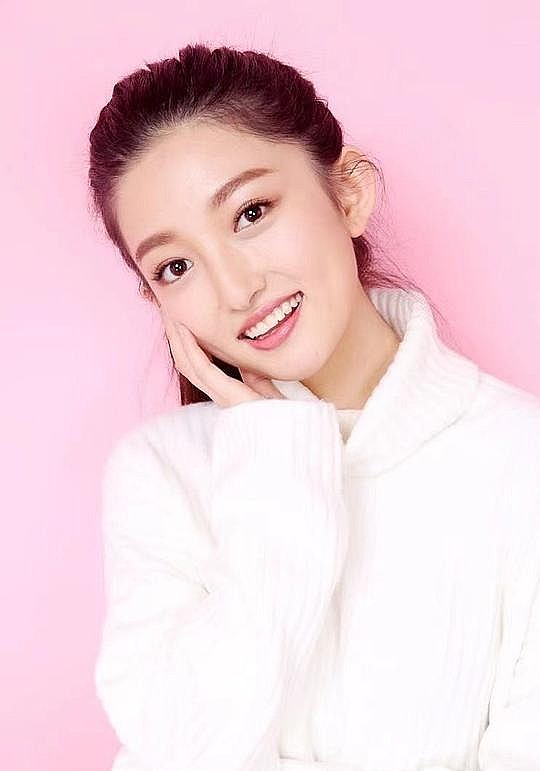 张晗 Han Zhang照片