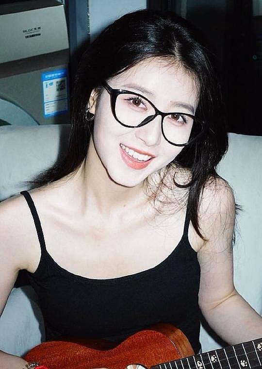 魏灵尧 Lingyao Wei照片